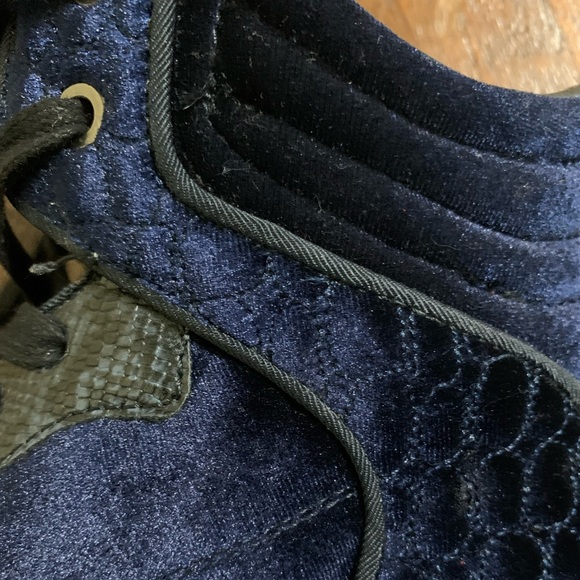 NWOT Zara Man Size 9 Navy Blue Quilted Velvet Snake Print Hi-Top Sneakers - Picture 11 of 15